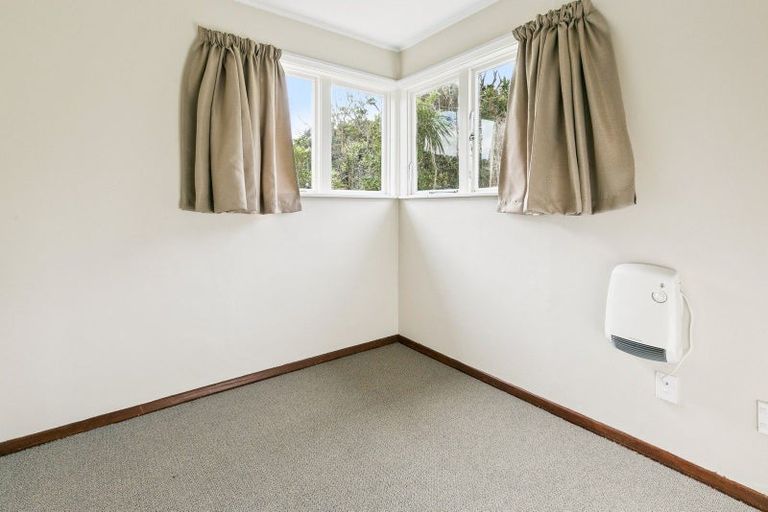 Photo of property in 42 Victory Avenue, Karori, Wellington, 6012