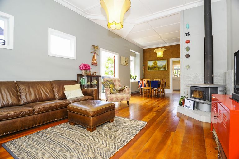 Photo of property in 378 Huia Road, Titirangi, Auckland, 0604