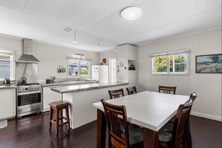 Photo of property in 101 Clawton Street, Westown, New Plymouth, 4310