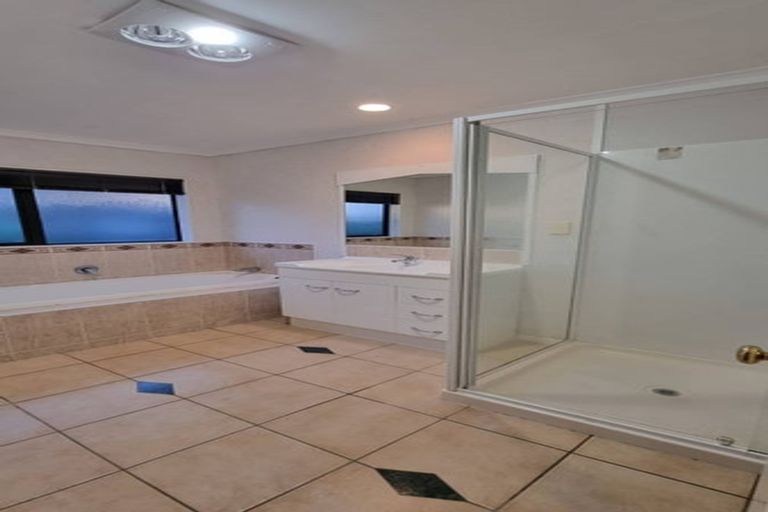 Photo of property in 174 Kilkenny Drive, East Tamaki Heights, Auckland, 2016