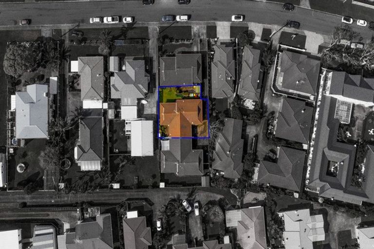 Photo of property in 2/18 Milton Road, Orewa, 0931