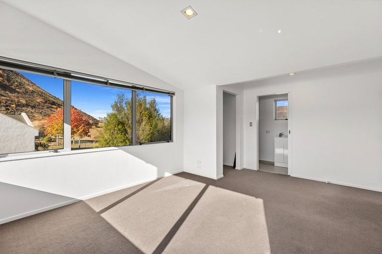 Photo of property in 16 Allenby Place, Wanaka, 9305