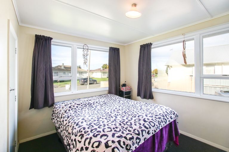 Photo of property in 31 Cottrell Crescent, Onekawa, Napier, 4110