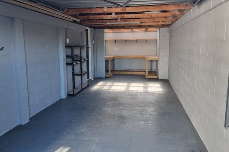 Photo of property in 18 Camelia Place, Islington, Christchurch, 8042