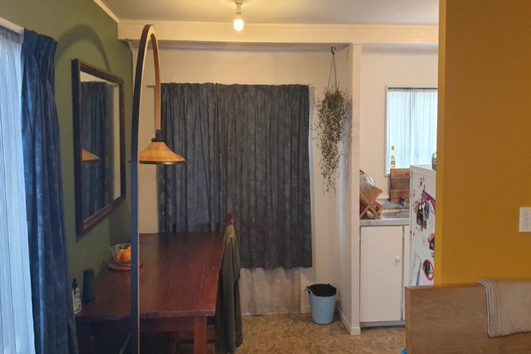 Photo of property in 2/43 Station Road, Takanini, 2112