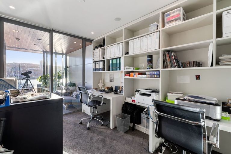 Photo of property in Clyde Quay Wharf, 3b/2 Clyde Quay Wharf, Te Aro, Wellington, 6011