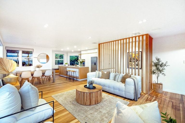 Photo of property in 1/106 Island Bay Road, Beach Haven, Auckland, 0626