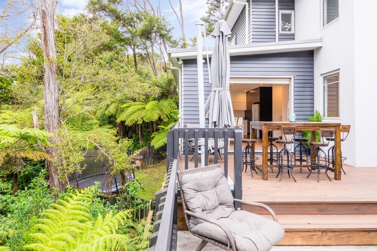 Photo of property in 20e Konini Road, Titirangi, Auckland, 0604