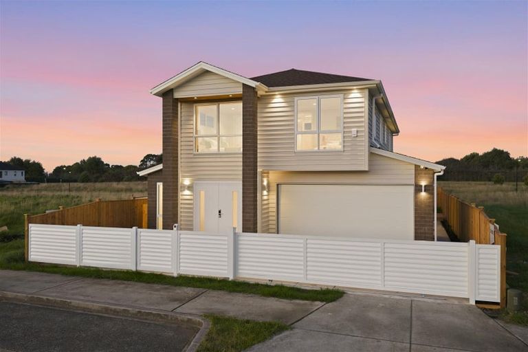 Photo of property in 9 Toporoa Street, Karaka, 2113