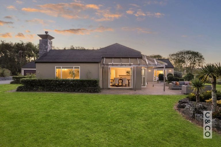 Photo of property in 832 Old North Road, Waimauku, 0882