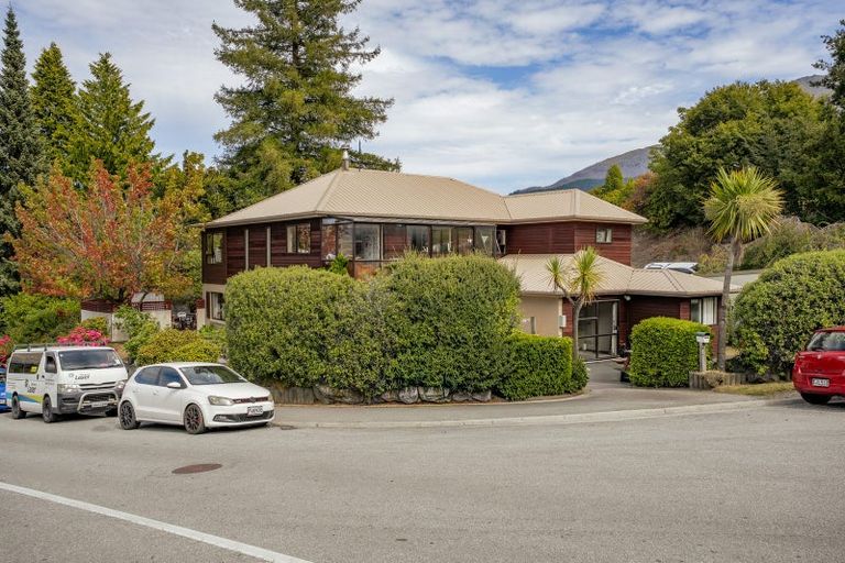 Photo of property in 1 Salmond Place, Queenstown, 9300