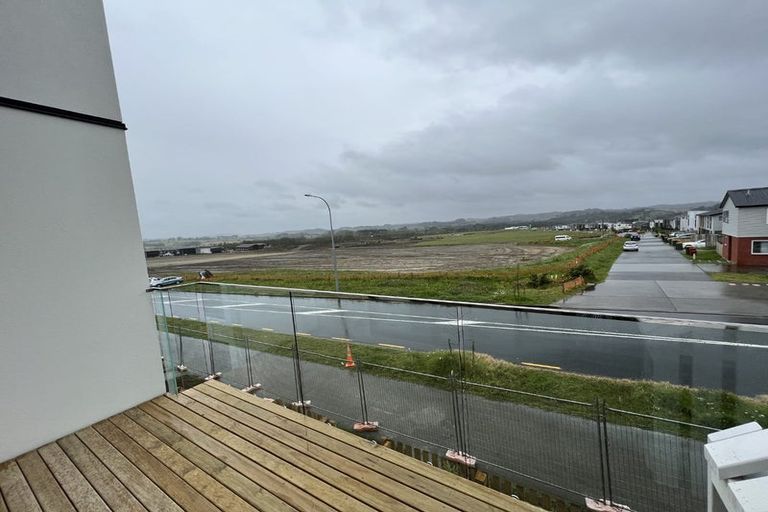 Photo of property in 3c Colin Chester Drive, Silverdale, 0932
