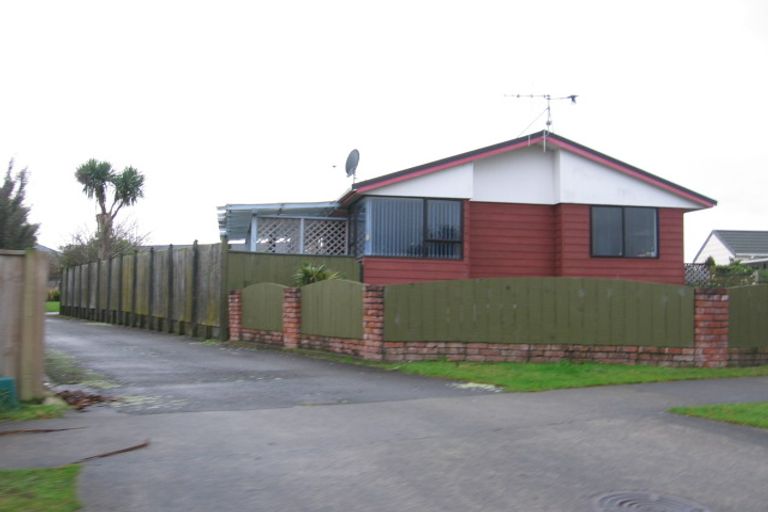 Photo of property in 23 Peppertree Glade, Kelvin Grove, Palmerston North, 4414