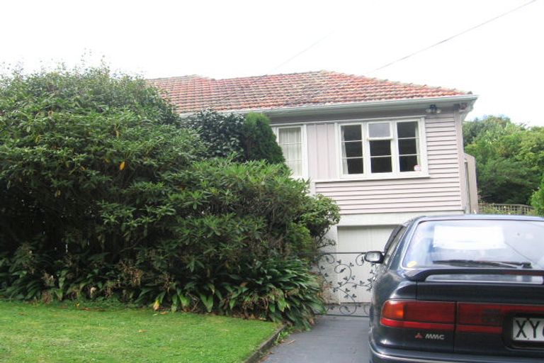 Photo of property in 12 Victory Avenue, Karori, Wellington, 6012