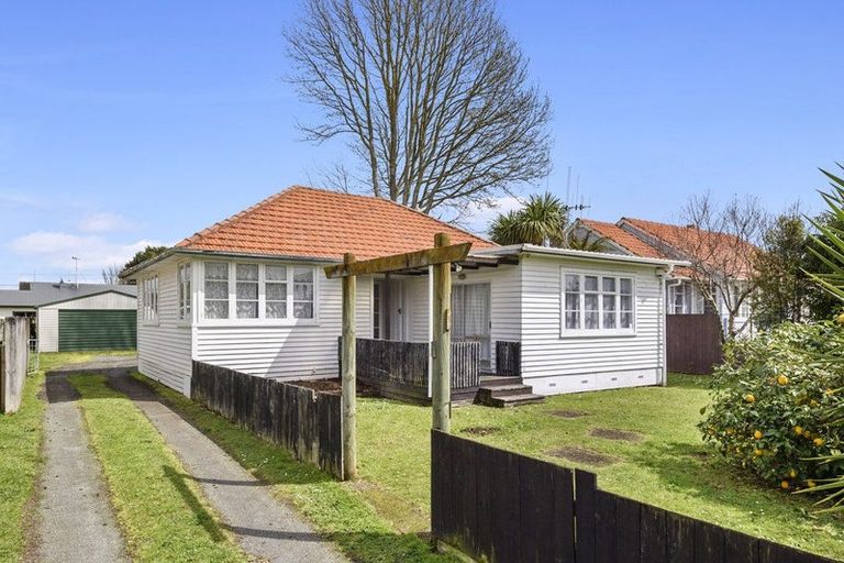 Photo of property in 13 Ross Crescent, Fairfield, Hamilton, 3214