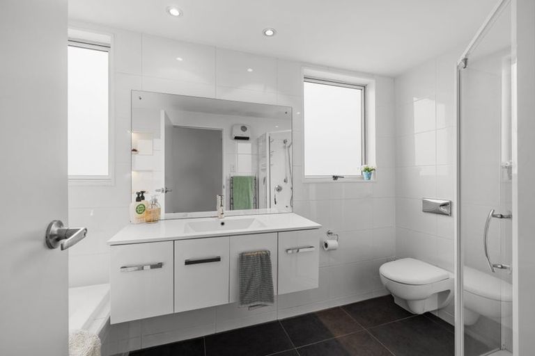 Photo of property in 15a Saint Winifreds Place, Bryndwr, Christchurch, 8052