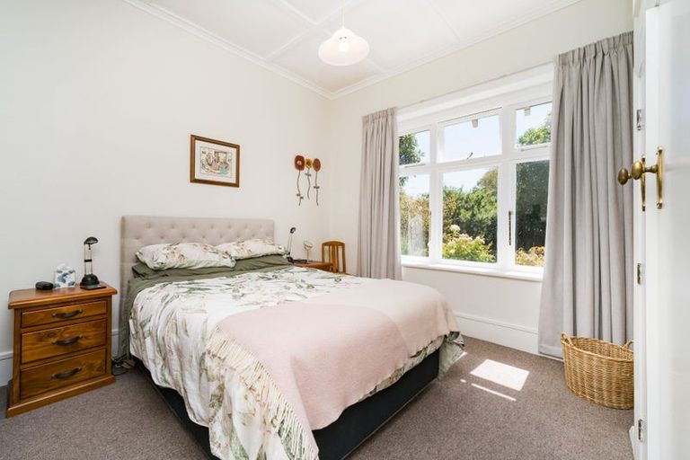 Photo of property in 360 Featherston Street, Palmerston North, 4414