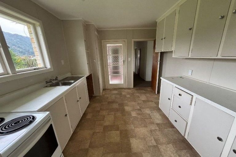 Photo of property in 28 Follis Street, Te Aroha, 3320