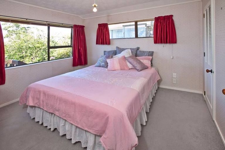 Photo of property in 131 Sunset Road, Totara Vale, Auckland, 0632