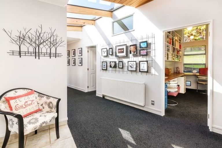 Photo of property in 3 Sylvia Place, Acacia Bay, Taupo, 3330