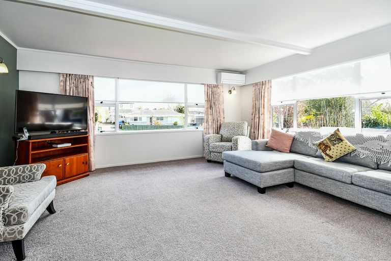 Photo of property in 8a Ashdown Place, Pahurehure, Papakura, 2113