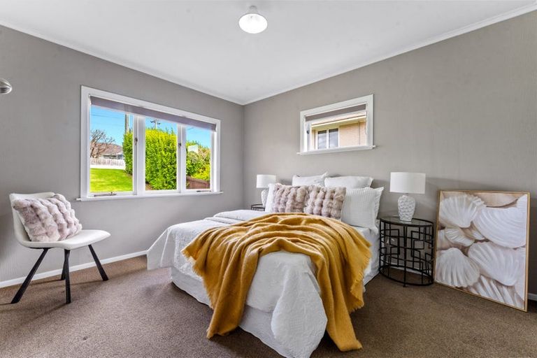 Photo of property in 1/66 Clevedon Road, Papakura, 2110