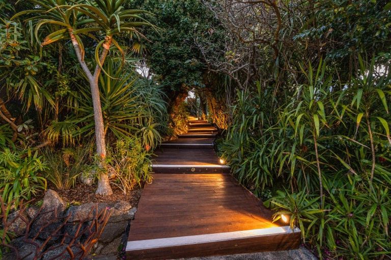 Photo of property in 18 Hukarere Road, Bluff Hill, Napier, 4110