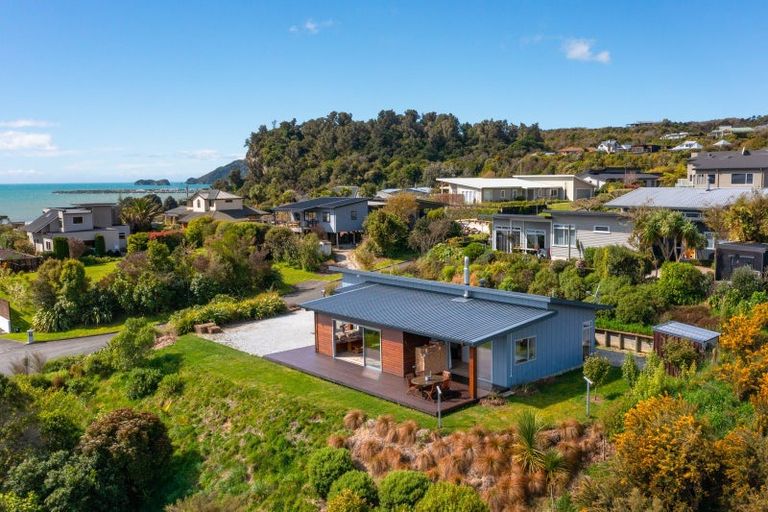 Photo of property in 19 Sandridge Terrace, Pohara, Takaka, 7183