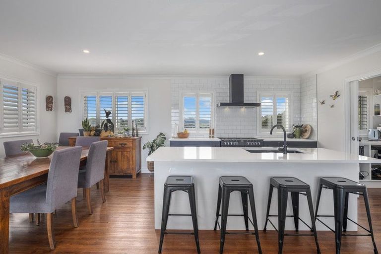 Photo of property in 30 Grumman Lane, Newlands, Wellington, 6037