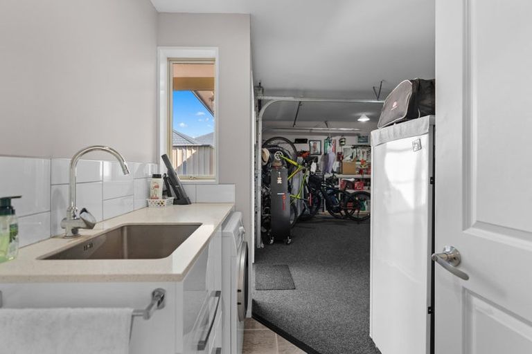 Photo of property in 22 Burbank Drive, Aidanfield, Christchurch, 8025