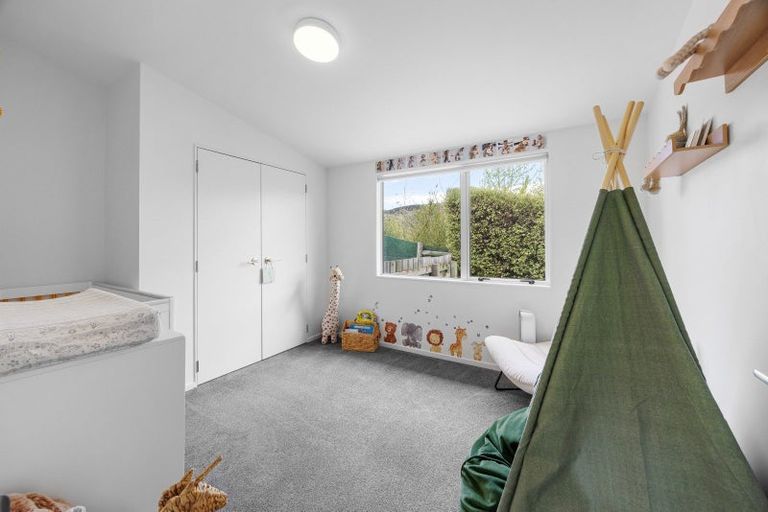 Photo of property in 17 Hillview Place, Wanaka, 9305