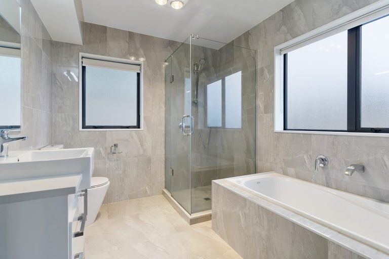 Photo of property in 25 Drumbuoy Drive, Flat Bush, Auckland, 2019