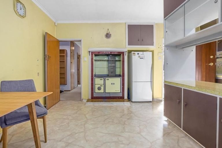 Photo of property in 11 Iti Grove, Waikanae, 5036