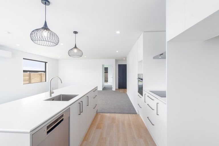 Photo of property in 16 Maple Lane, Huapai, Kumeu, 0810