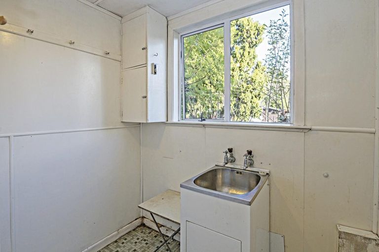 Photo of property in 85 Scenic Drive, Titirangi, Auckland, 0604