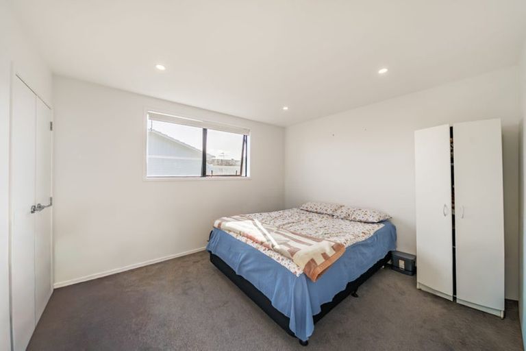 Photo of property in 7/97 Whites Line East, Waiwhetu, Lower Hutt, 5010
