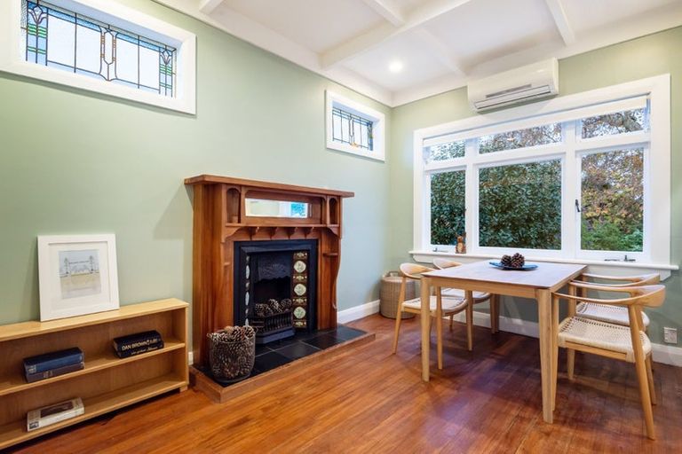 Photo of property in 12 Glade Place, Birkenhead, Auckland, 0626