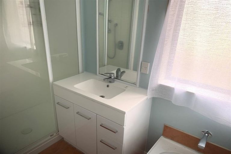 Photo of property in 3 Benton Place, Manurewa, Auckland, 2102