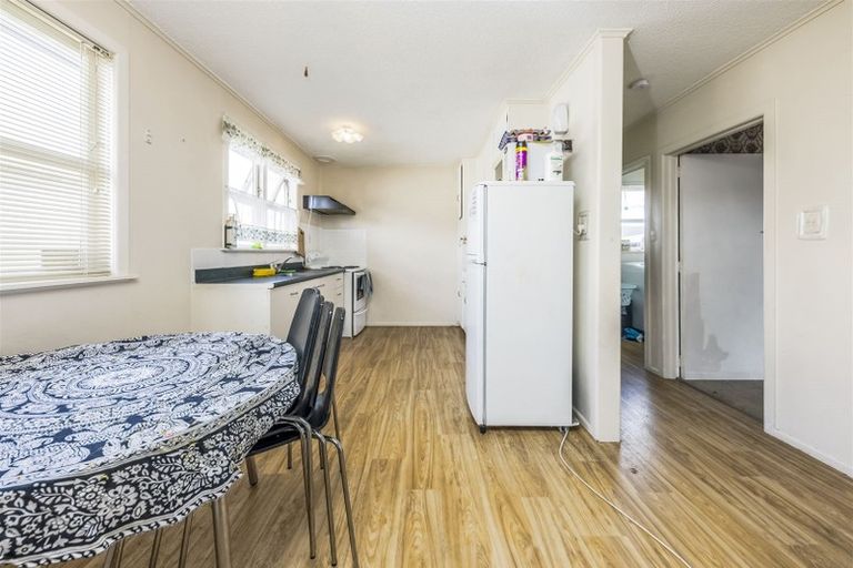 Photo of property in 70 Cargill Street, Papakura, 2110