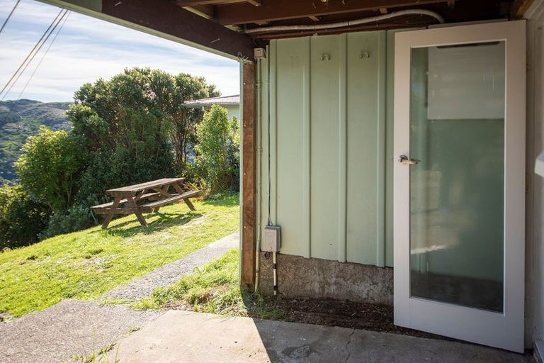 Photo of property in 17 Bedford Street, Northland, Wellington, 6012