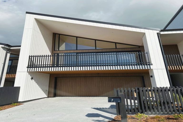 Photo of property in 7 Percy Neils Road, Hobsonville, Auckland, 0616