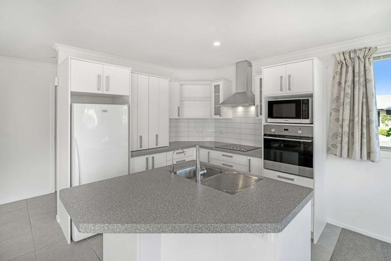 Photo of property in Henry Russell Estate, 8/36 Belgrove Drive, Waipukurau, 4200