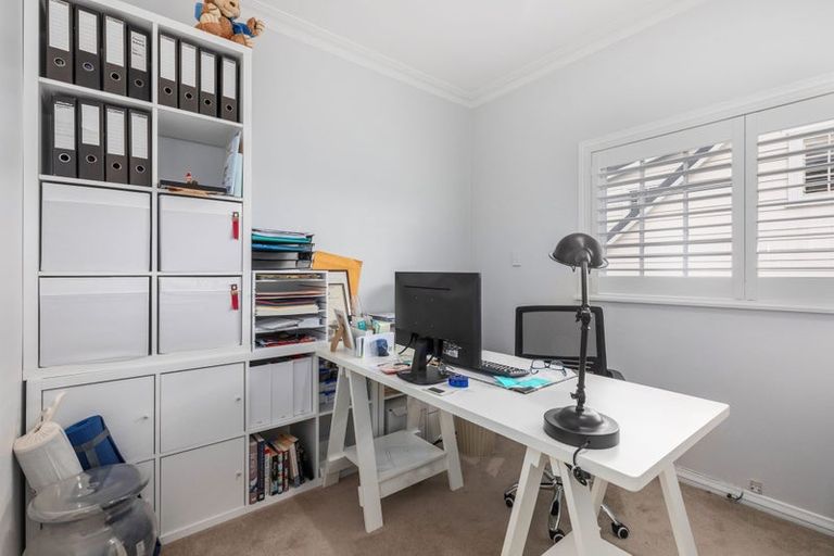 Photo of property in 438 Muritai Road, Eastbourne, Lower Hutt, 5013