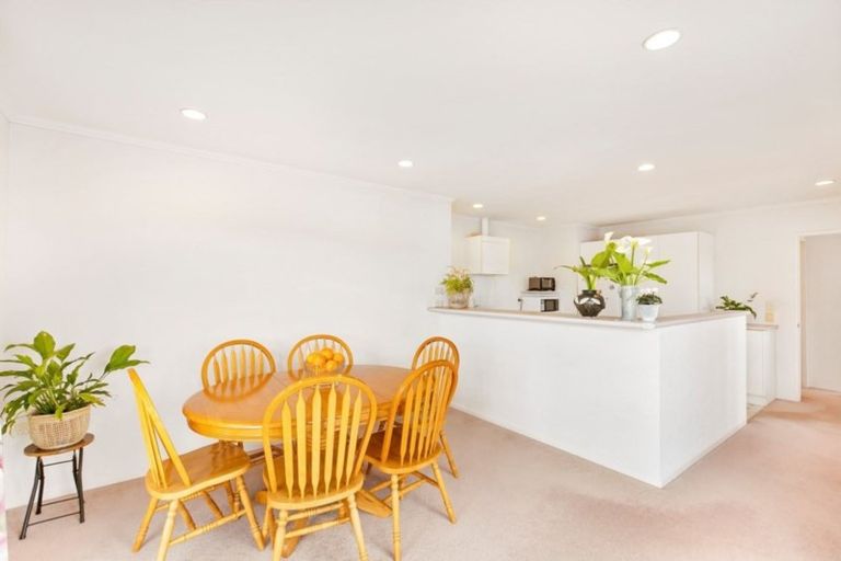 Photo of property in 52 Velma Road, Hillcrest, Auckland, 0627