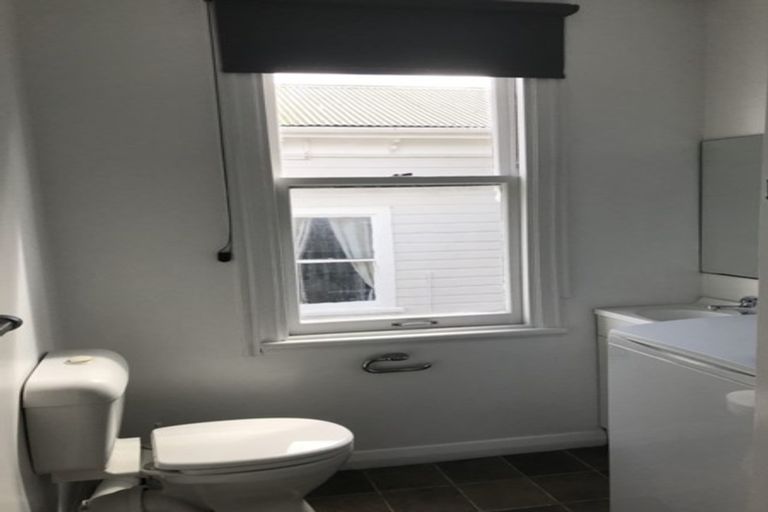 Photo of property in 77 Constable Street, Newtown, Wellington, 6021