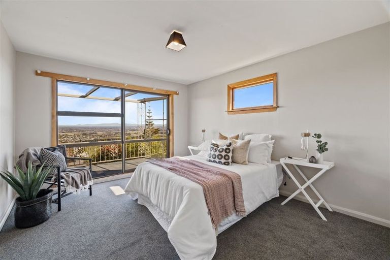 Photo of property in 99 Dyers Pass Road, Cashmere, Christchurch, 8022