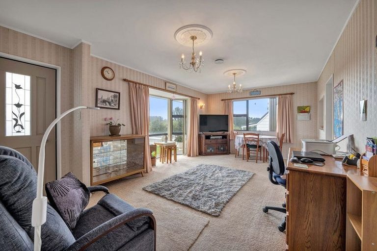 Photo of property in 11 Te Ngaere Place, Merrilands, New Plymouth, 4312