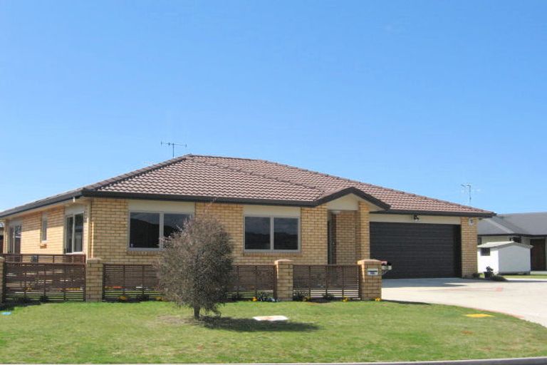Photo of property in 49 Pirika Place, Papamoa Beach, Papamoa, 3118