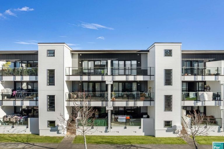 Photo of property in 17/11 Carlos Drive, Flat Bush, Auckland, 2016