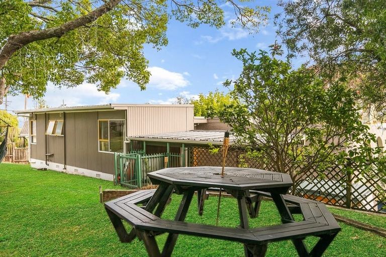 Photo of property in 83 Simpson Road, Ranui, Auckland, 0612